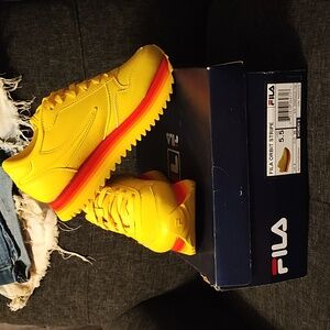 Fila orbit strips brand new